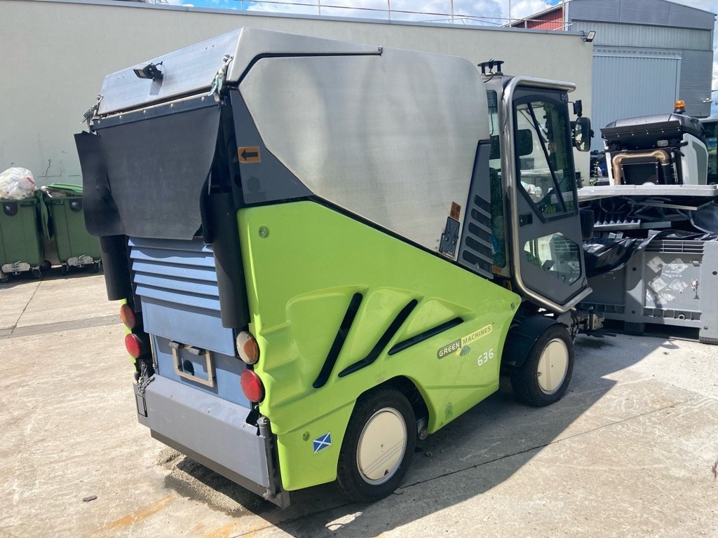 Vue arrière du balai à air Compact Green Machines